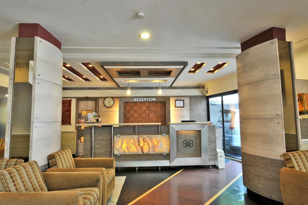 אחמדאבאד Hotel The Westend מראה חיצוני תמונה