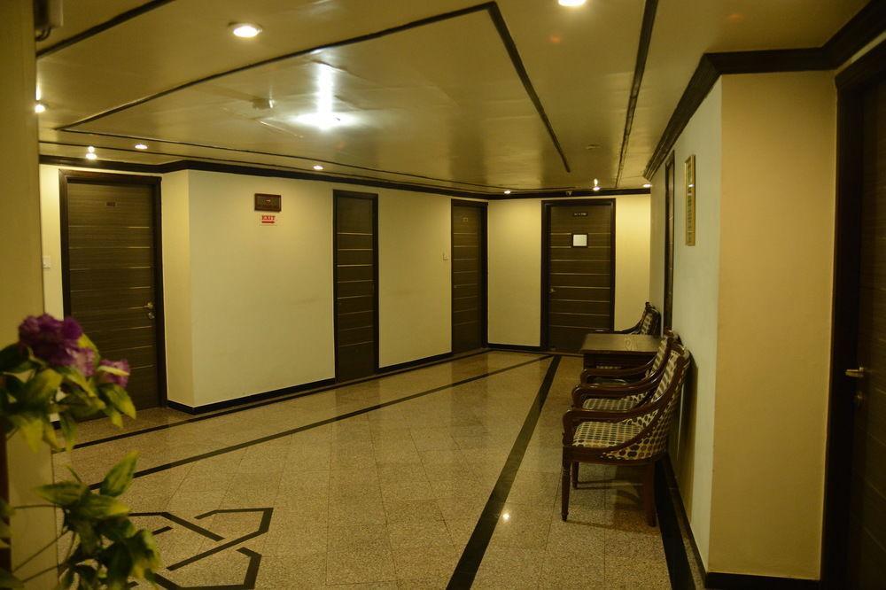 אחמדאבאד Hotel The Westend מראה חיצוני תמונה