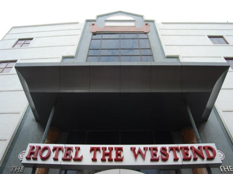 אחמדאבאד Hotel The Westend מראה חיצוני תמונה