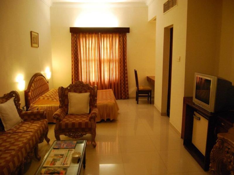 אחמדאבאד Hotel The Westend מראה חיצוני תמונה