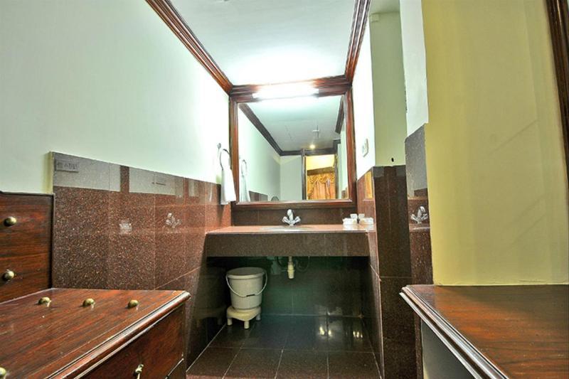 אחמדאבאד Hotel The Westend מראה חיצוני תמונה