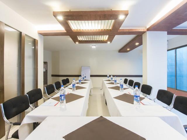 אחמדאבאד Hotel The Westend מראה חיצוני תמונה