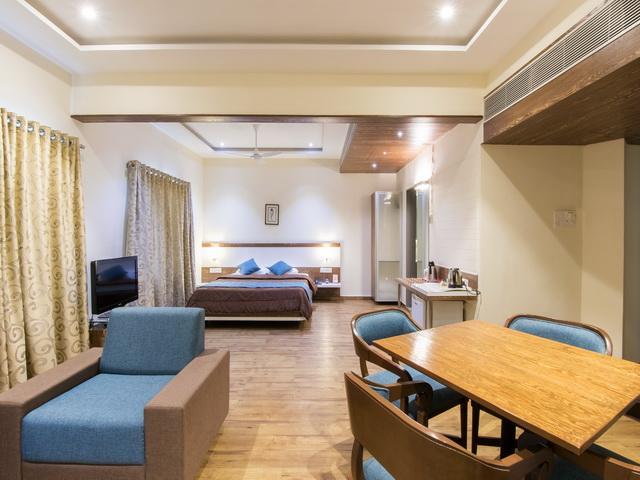 אחמדאבאד Hotel The Westend מראה חיצוני תמונה