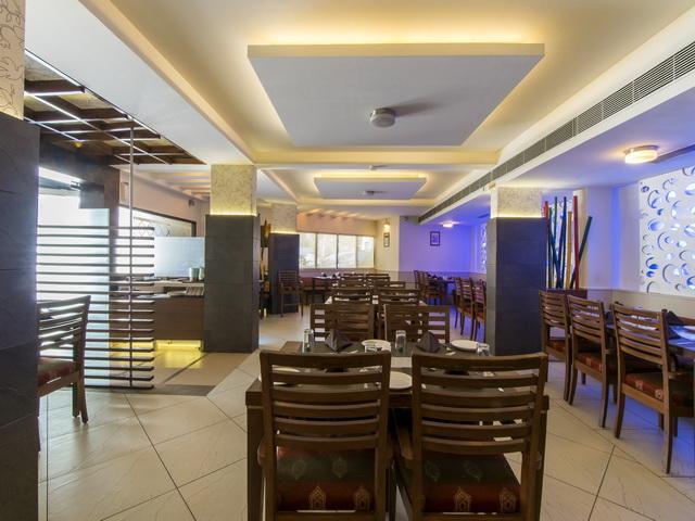 אחמדאבאד Hotel The Westend מראה חיצוני תמונה