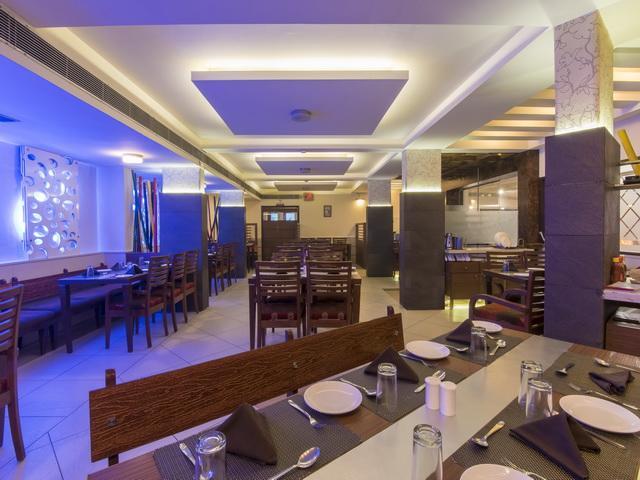אחמדאבאד Hotel The Westend מראה חיצוני תמונה