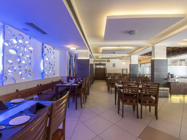 אחמדאבאד Hotel The Westend מראה חיצוני תמונה