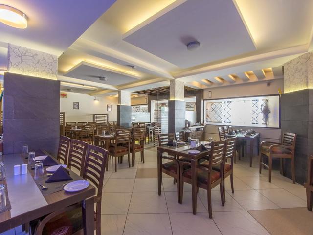 אחמדאבאד Hotel The Westend מראה חיצוני תמונה