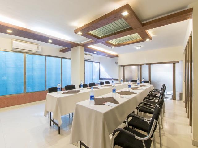 אחמדאבאד Hotel The Westend מראה חיצוני תמונה