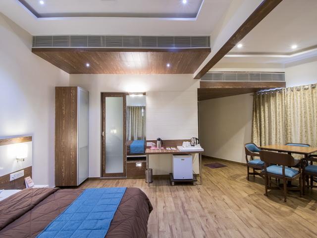 אחמדאבאד Hotel The Westend מראה חיצוני תמונה