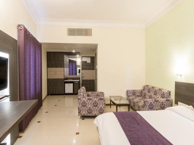 אחמדאבאד Hotel The Westend מראה חיצוני תמונה